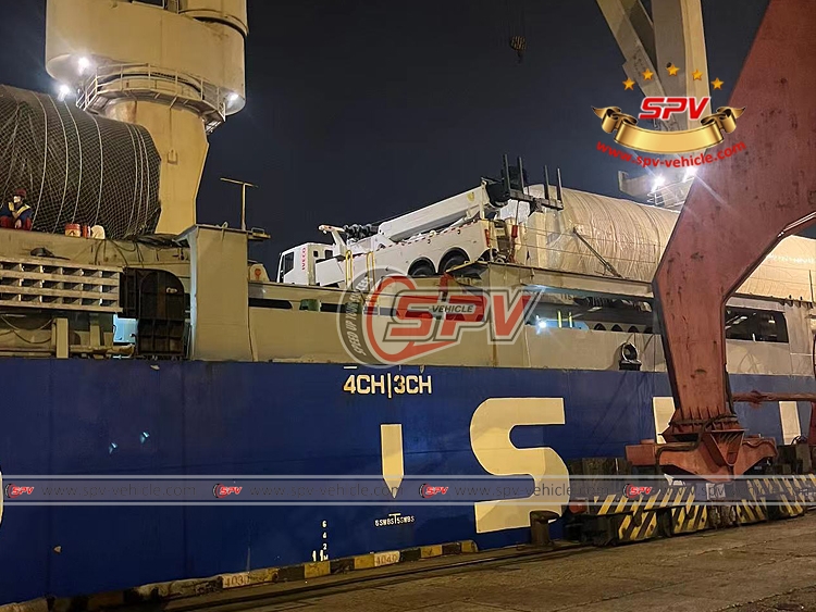 40 Tons Heavy Duty Rotator Wrecker IVECO - Loading 2 40 Tons Heavy Duty Rotator Wrecker IVECO - Loading 2